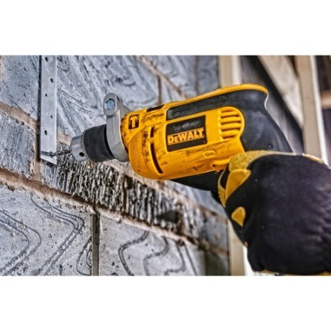 WIERTARKA UDAROWA 701W 13MM KLUCZYK DEWALT