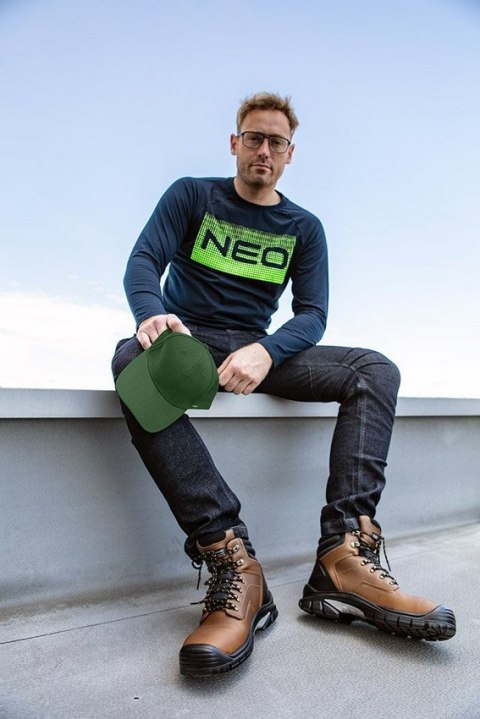 CZAPKA Z DASZKIEM ZIELONA NEO